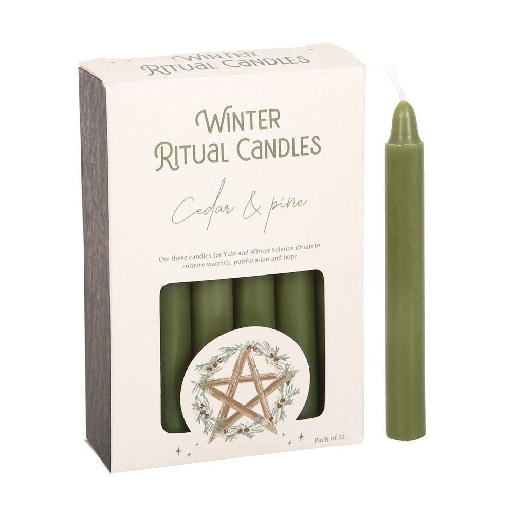 Winter Ritual Candles Cedar & Pine – Packung Vorderseite mit Kerze