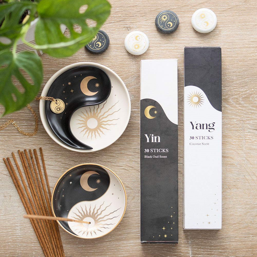Yin Yang Keramik Schmuckschale Lifestyle mit Raeucherstab und Schmuck
