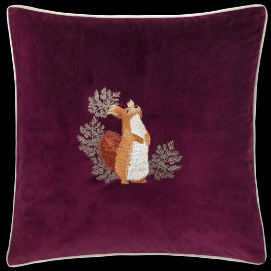 „Pineberry Forest“ Bestickte Samtkissen Paradekissen in Brombeere 45x45