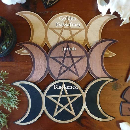 In uns allen ist eine kleine Hexe Anhänger