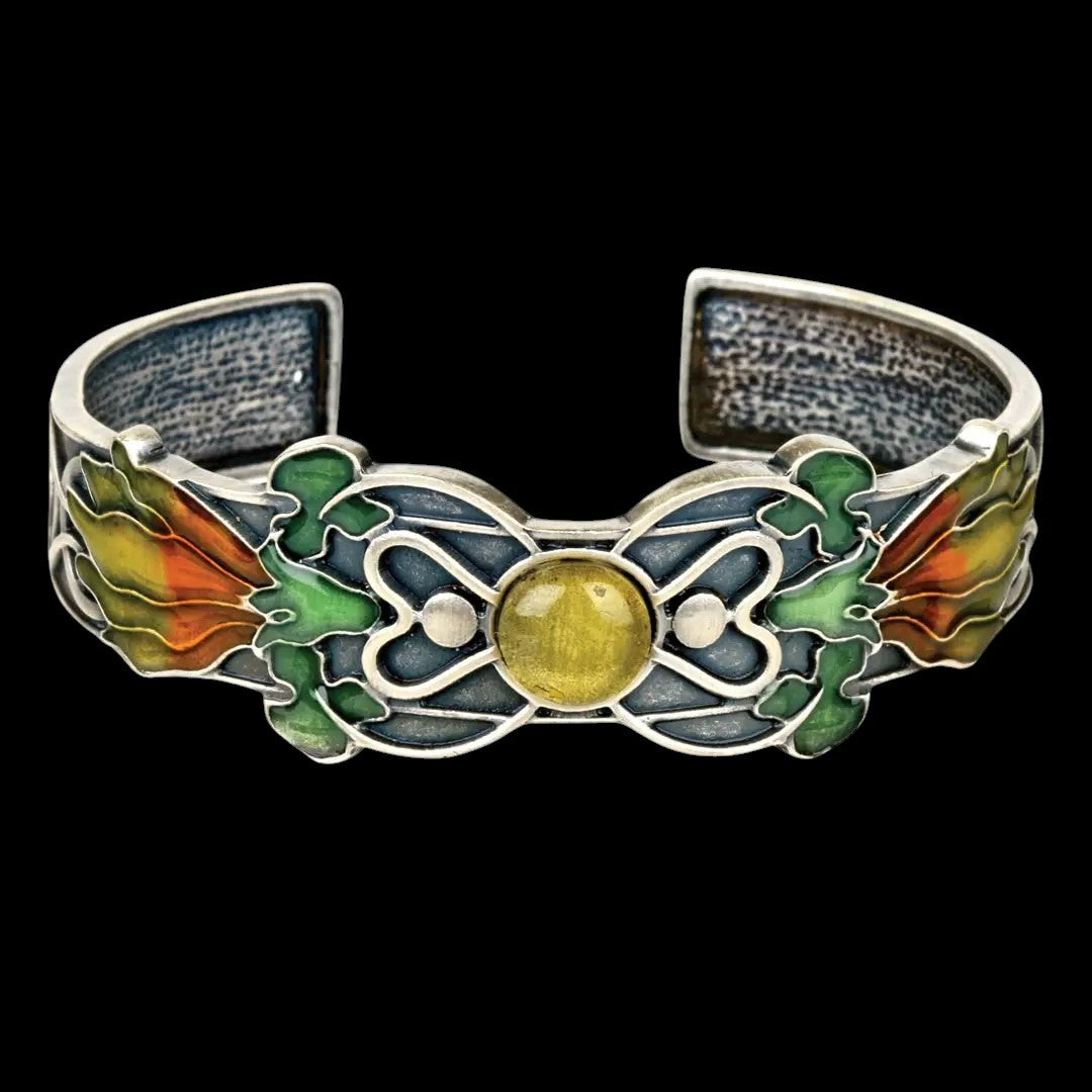 Jugendstil Schmetterling Armreif – schwarzer Hintergrund