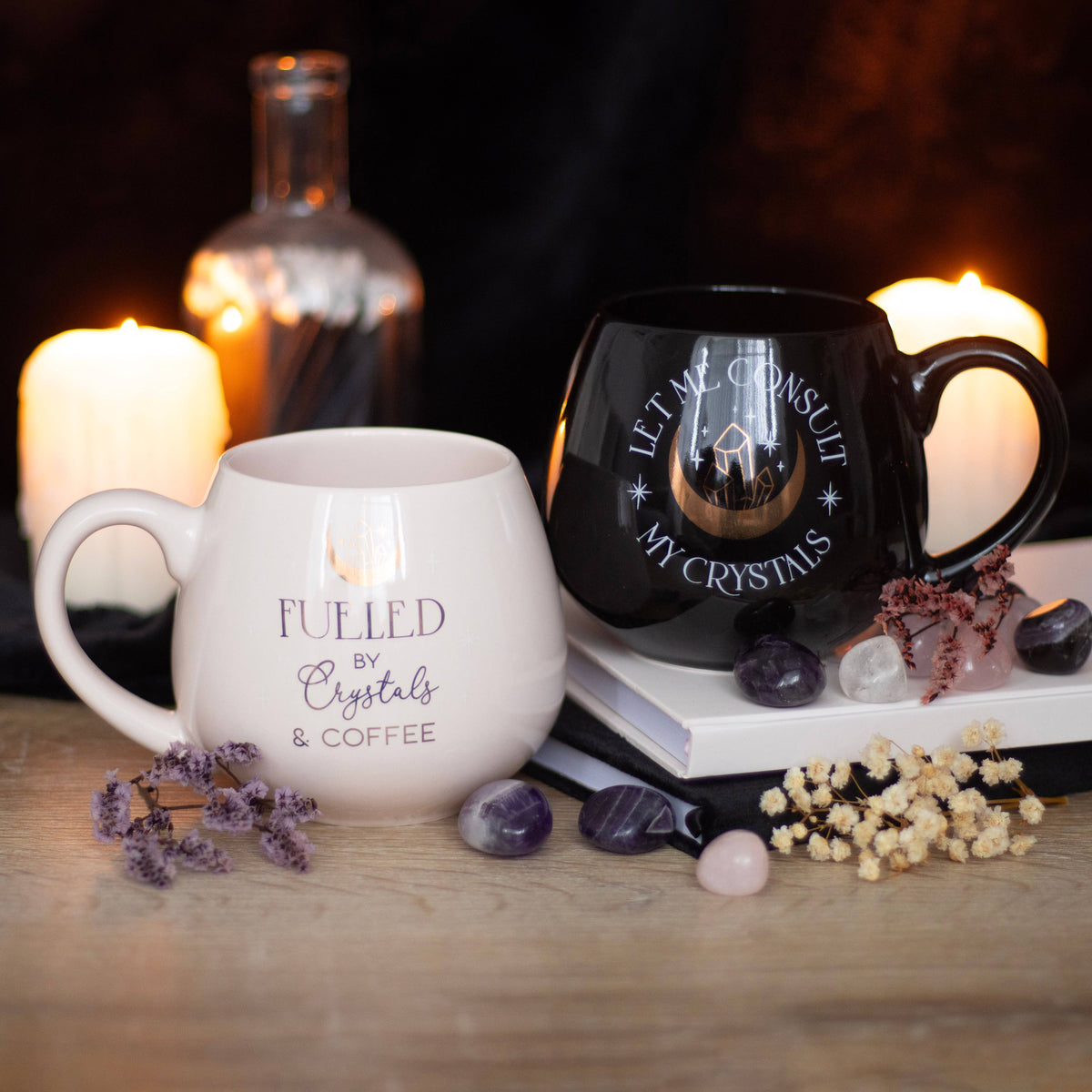 Tasse „Let Me Consult My Crystals“, abgerundet