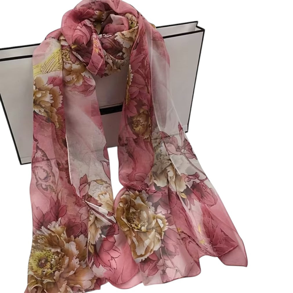 Vintage Schal Pfingstrose Rosa Chiffon auf weißem Hintergrund – drapiert