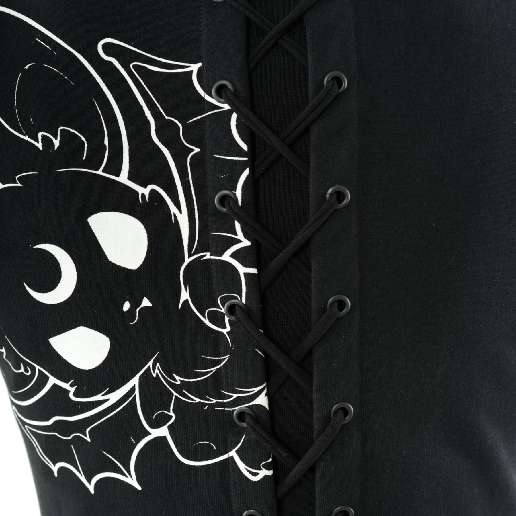 Game Over Hood – Detailansicht Schnürung & Prints Rücken