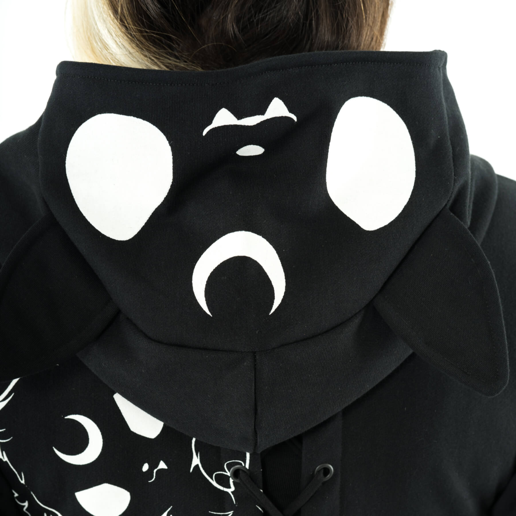 Game Over Hood – Detailansicht Kapuze Mondphasen