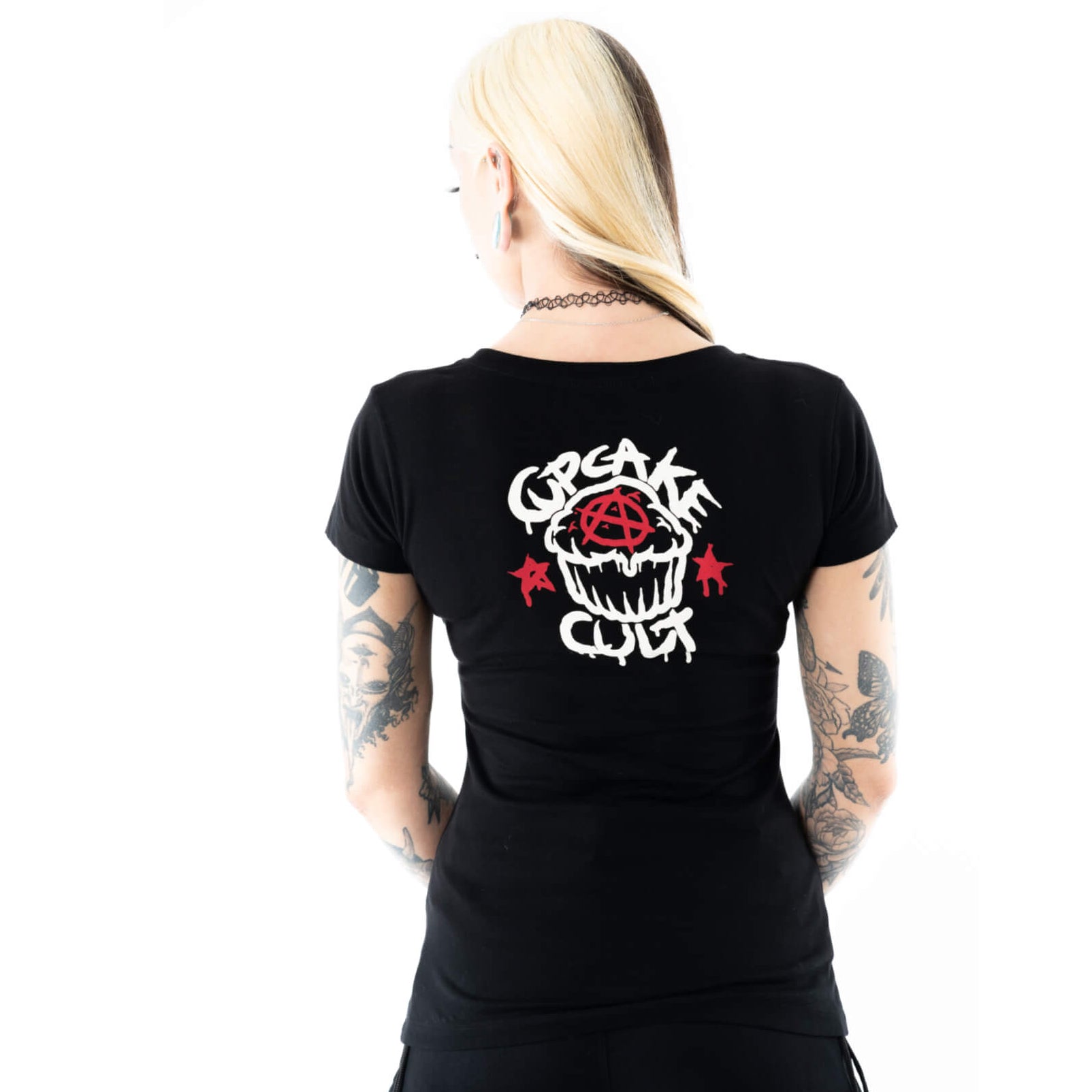Hexxing Is Fun T-Shirt – Model Rückansicht
