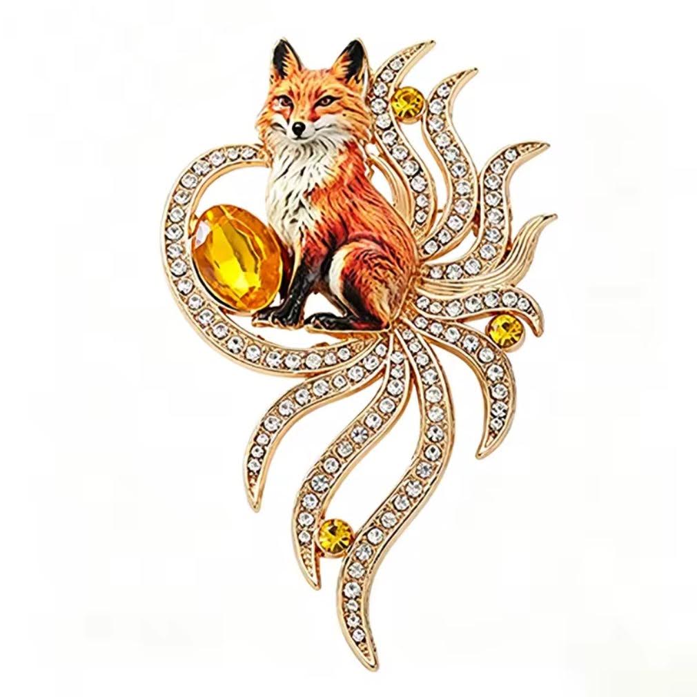 Fuchs-Brosche Gold mit Strass auf weißem Hintergrund