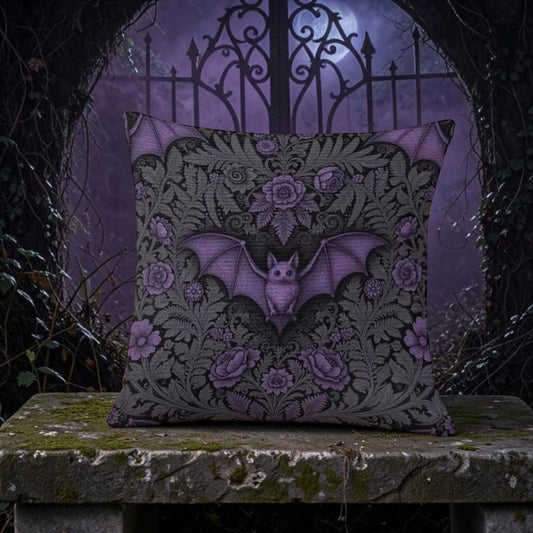 Dekokissen Gothic Bat Purple – Lifestyle Gothic Garten bei Nacht