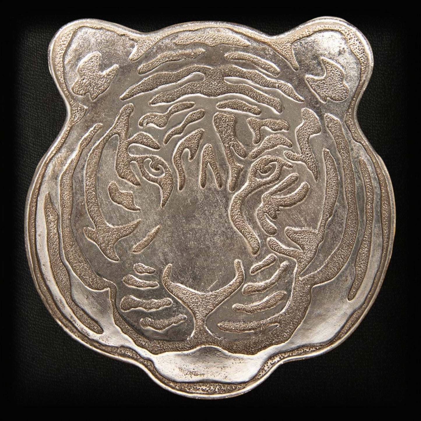 Tigerkopf Schale Silber – Vorderseite weißer Hintergrund