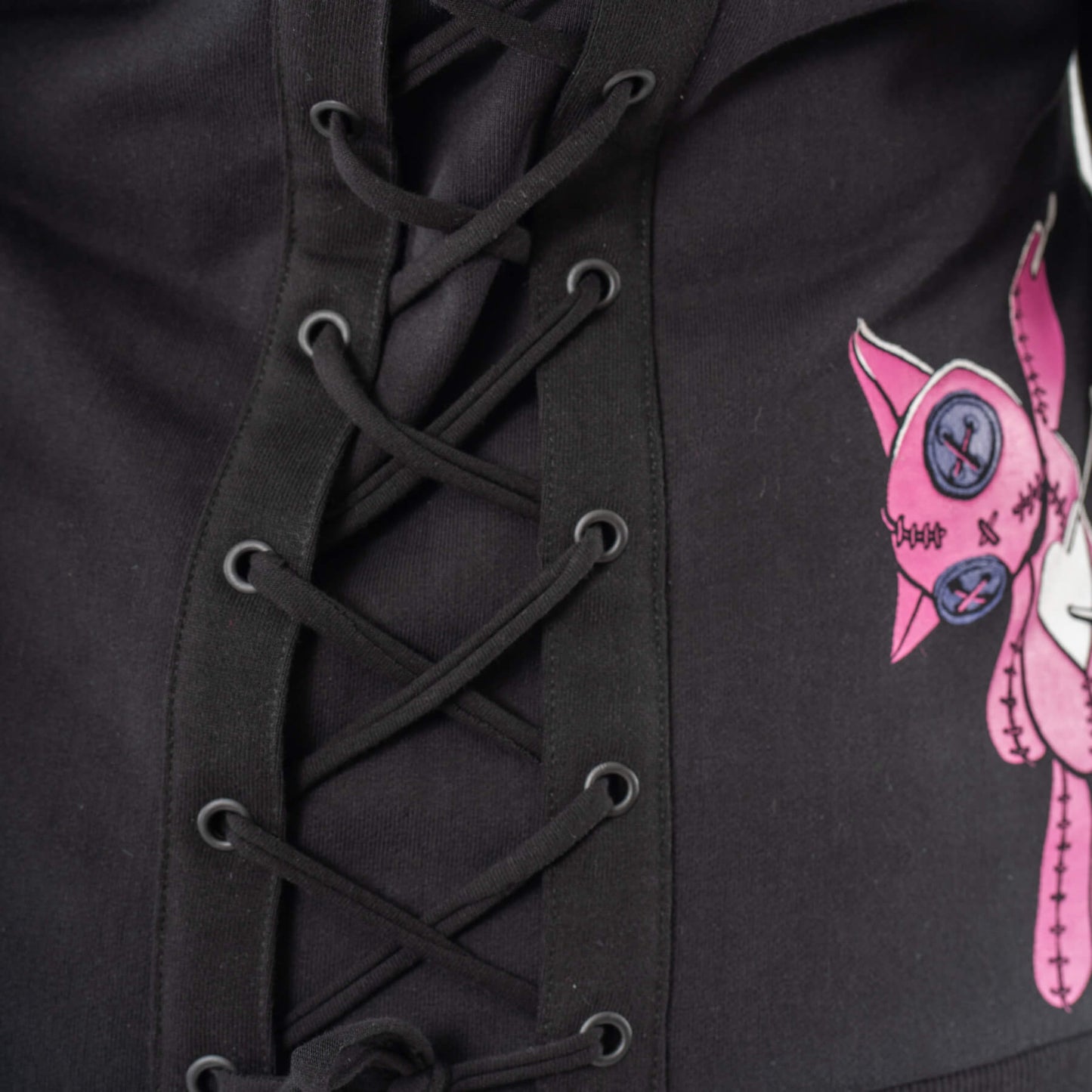 Kitty Mayhem Hood – Kapuze mit Katzenohren Nahaufnahme