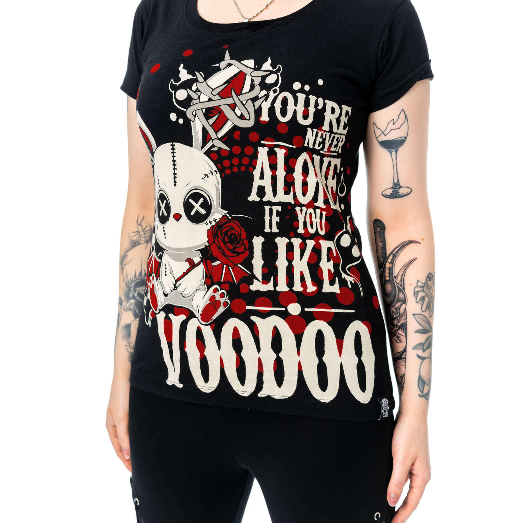 Ritual Bunny T-Shirt – Model Ganzkörper