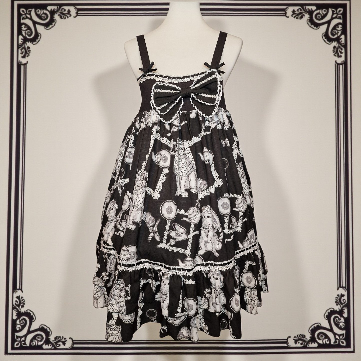Gothic Lolita Kleid schwarz-weiß mit "Wolf and Rabbit" XXL JSK