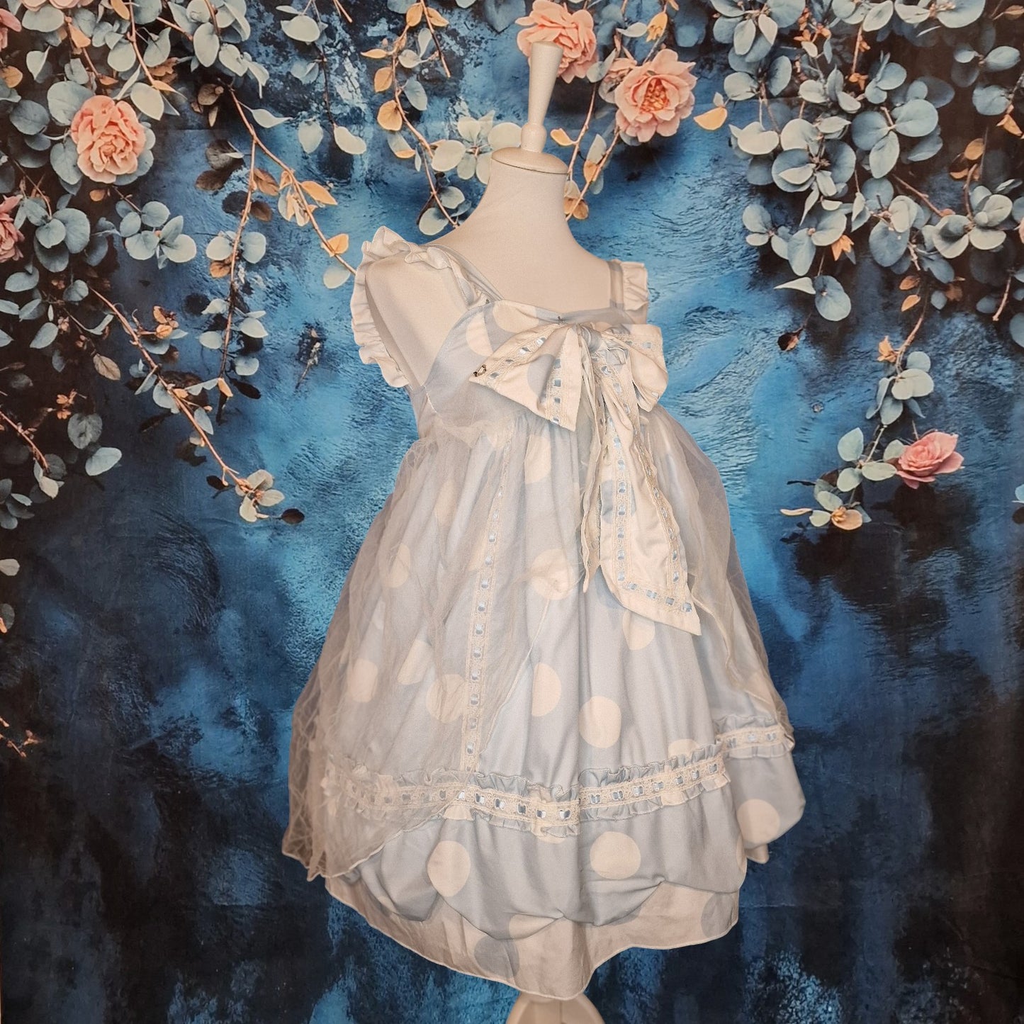 Hellblaues Sweet Lolita Kleid mit Punkten und Tüll