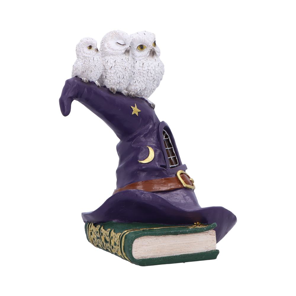 Mystische Witchy Dekofigur mit Licht 3 kleine weiße Eulen auf Hexenhut Halloween