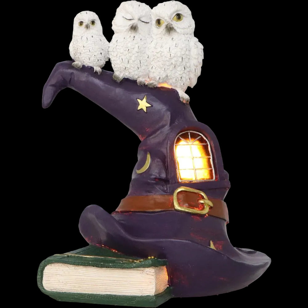 Mystische Witchy Dekofigur mit Licht 3 kleine weiße Eulen auf Hexenhut Halloween