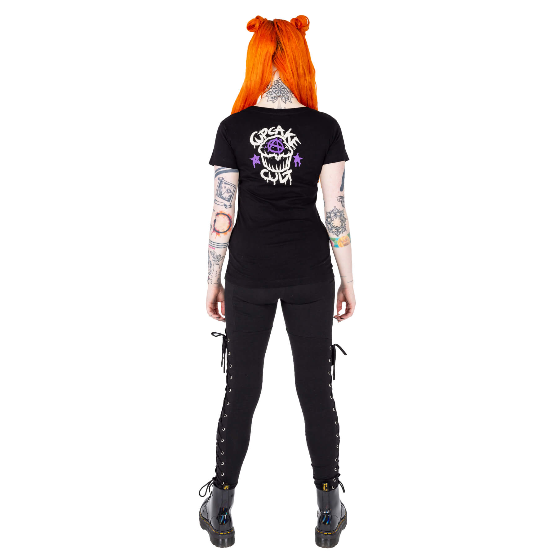 Unicorn Splatter T-Shirt – Model Ganzkörper vorne